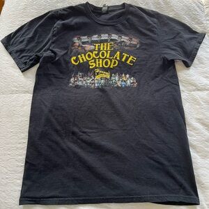 Harry’s The Chocolate Shop Graphic T-Shirt - Black size medium